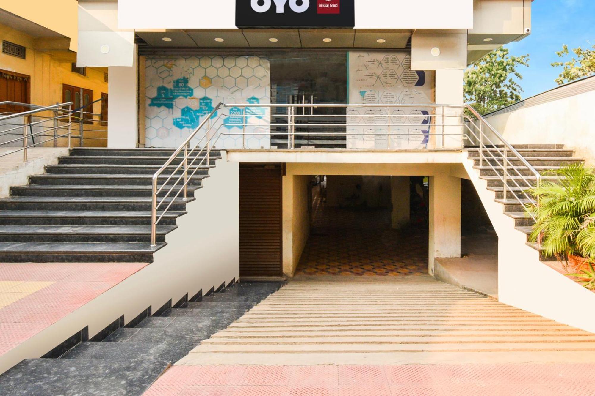 Hotel O Sri Balaji Grand Hyderabad Exterior photo